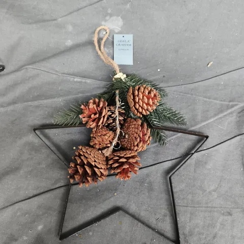 APPROXIMATELY 36 GISELA GRAHAM HANGING STAR CHRISTMAS DECOR ORNAMENTS 