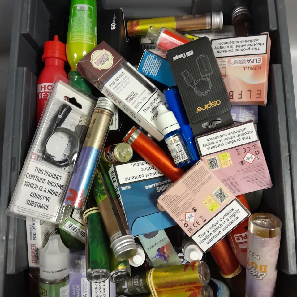 APPROXIMATELY 30 ASSORTED E-CIG PRODUCTS & ACCESSORIES TO INCLUDE DISPOSABLES, LIQUIDS, COILS ETC 