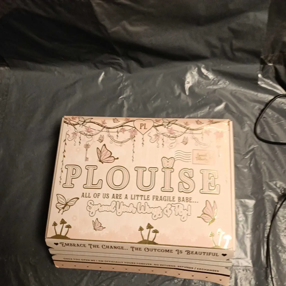 P LOUISE MAKE-UP BRUSH SET+COSMETIC BASE+HAND CREAM+STROBE CREAM+LIQUID HIGHLIGHTER