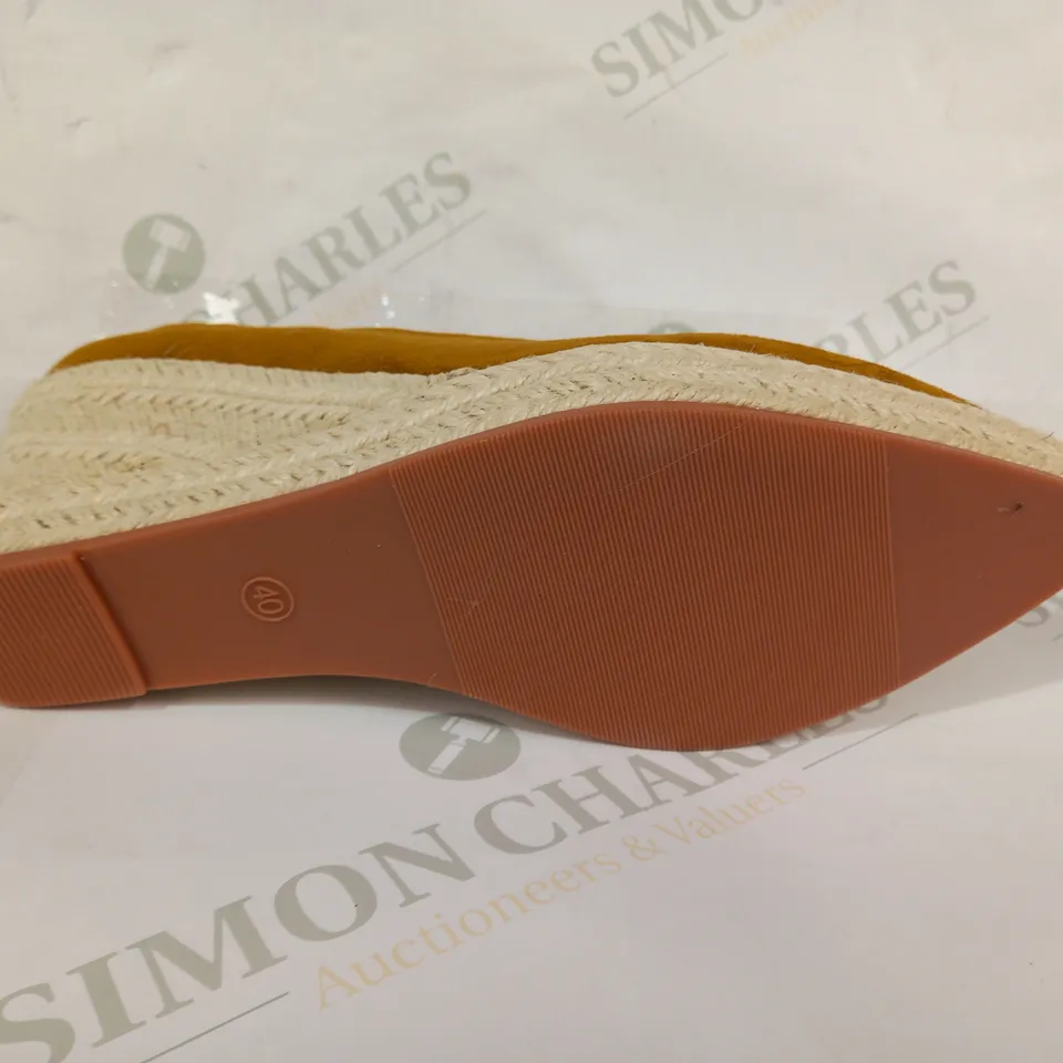 PAIR OF DESIGNER SLIP-ON WEDGE HEEL SUEDE SHOES IN SAFFRON COLOUR EU SIZE 40