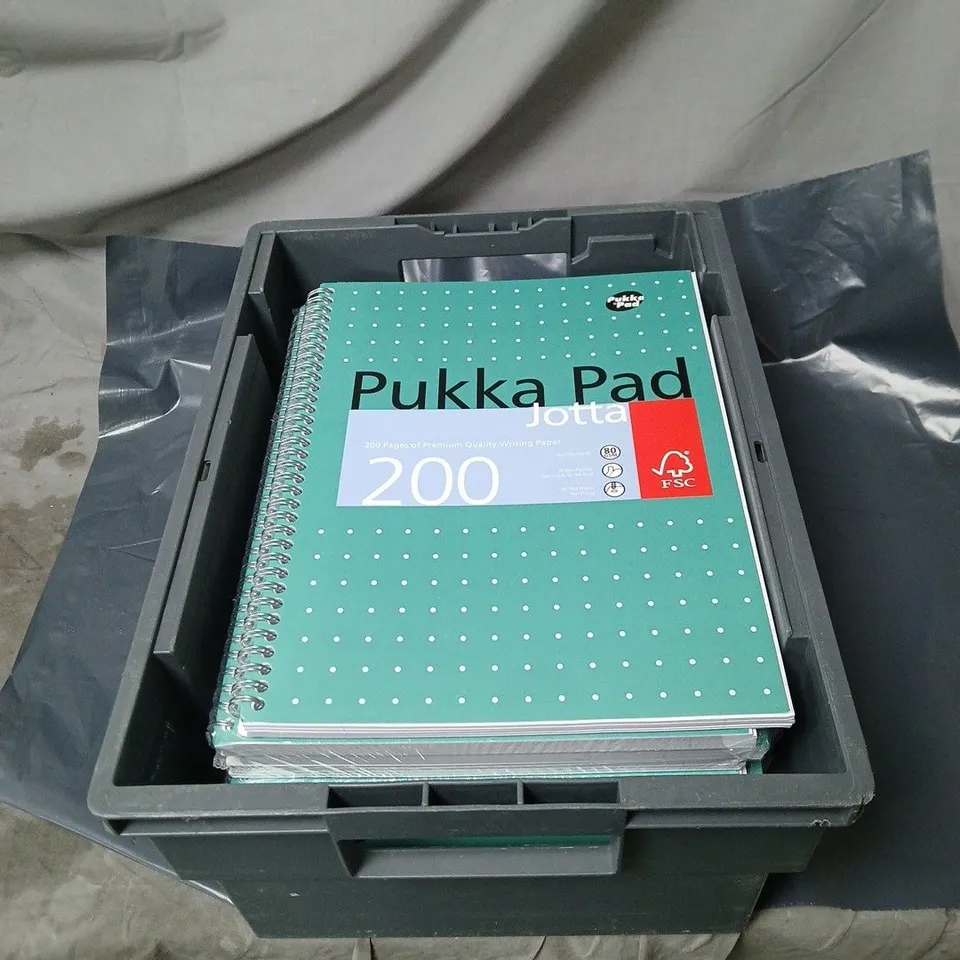 APPROXIMATELY 14 X PUKKA PADS