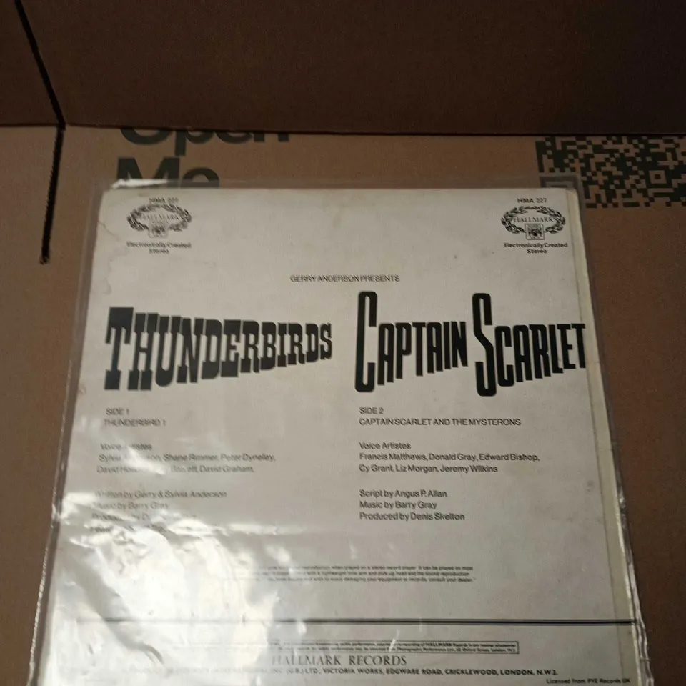 THUNDERBIRDS & CAPTAIN SCARLET VINYL 