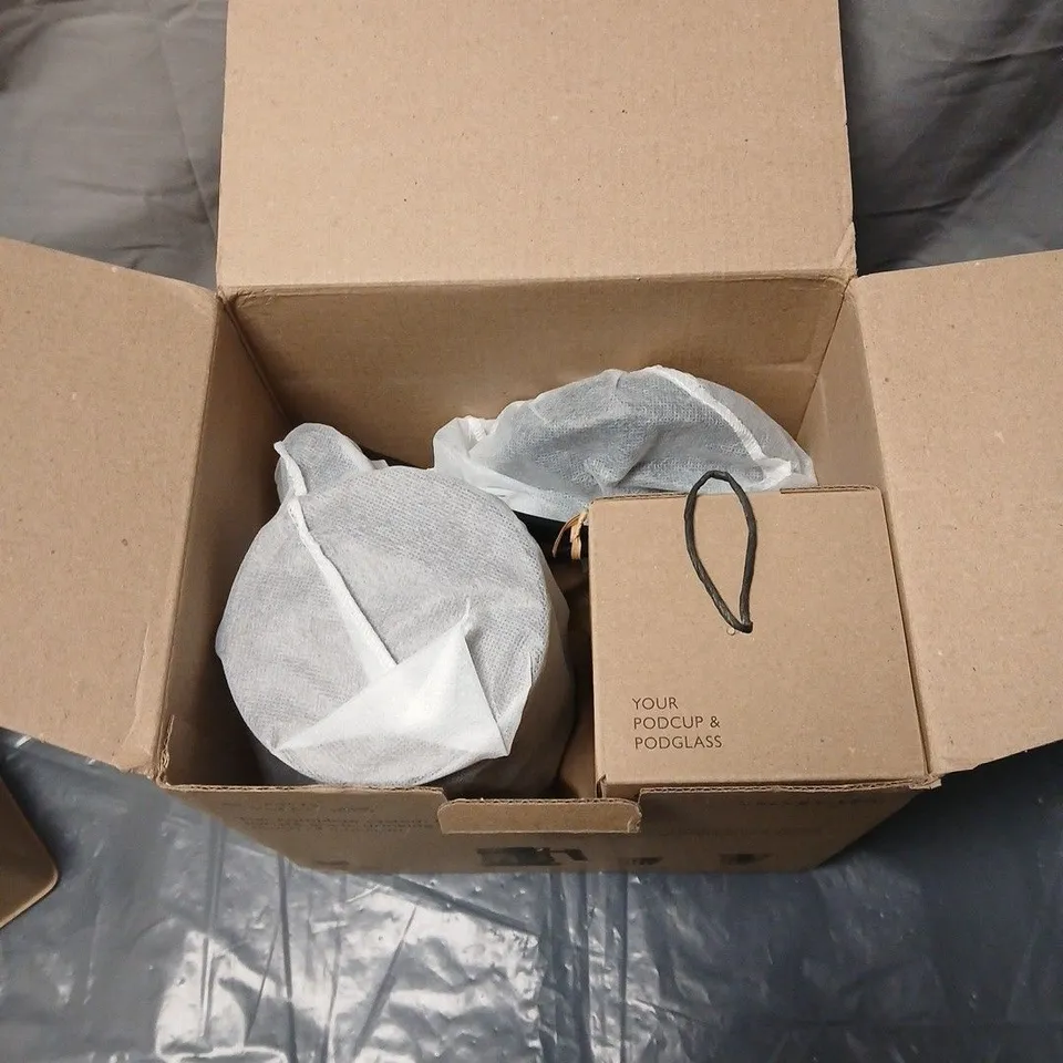 HOTEL CHOCOLAT VELVETISER HOT CHOCOLATE MAKER – BOXED WITH PODCUP & PODGLASS