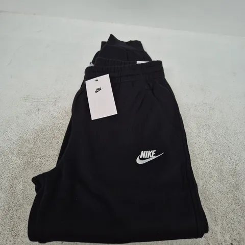 NIKE KIDS BLACK SWEATPANTS – SIZE L