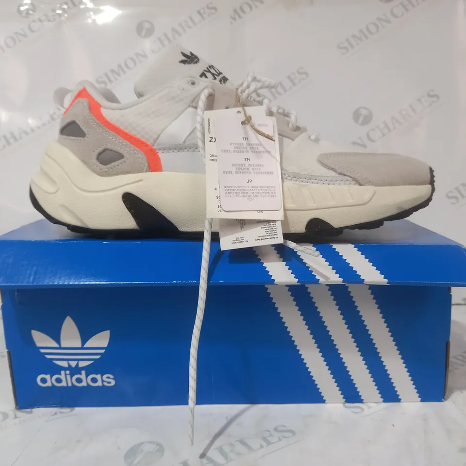 BOXED PAIR OF ADIDAS ZX 22 BOOST SHOES IN WHITE/ORANGE UK SIZE 9.5
