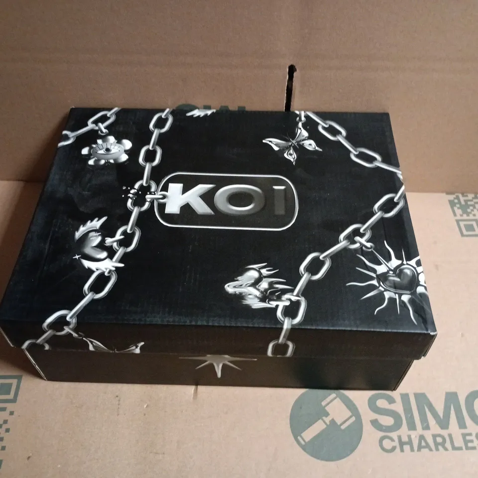 BOXED KOI TIRA JUNIPER STITCHED UP GREEN PLATFORM LOAFERS WITH BUCKLE STRAP - UK 7