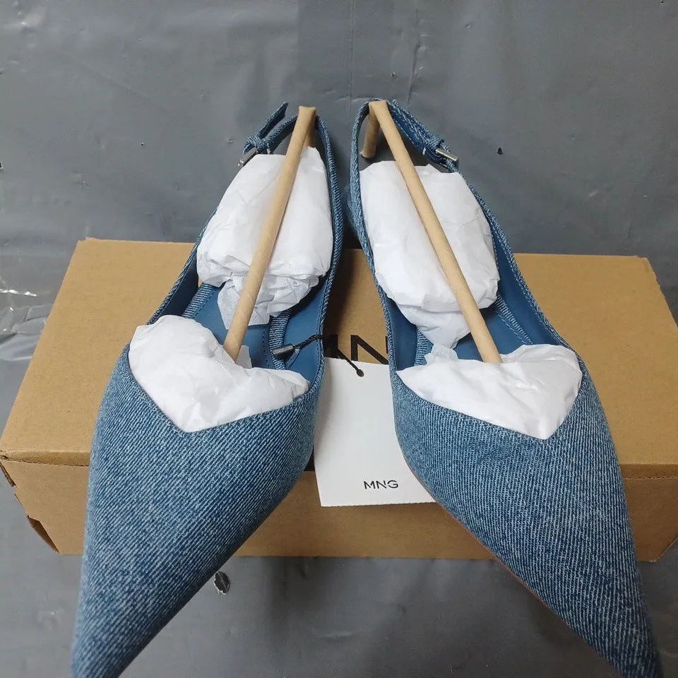 BOXED PAIR OF MNG WOMENS POINTED TOE HEELS IN BLUE - UK 4