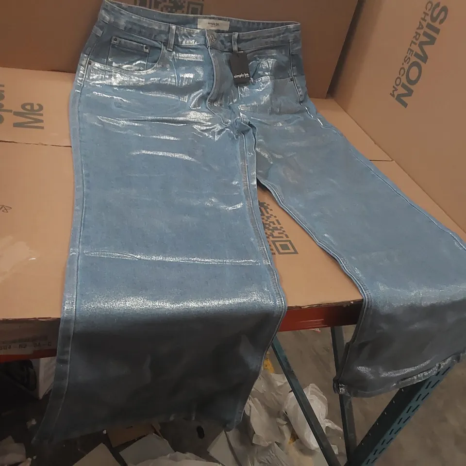 BOX CONTAINING APPROXIMATELY 11x BRAND NEW SIMPLY BE METALIC WIDE LEG JEANS - SIZE 20R