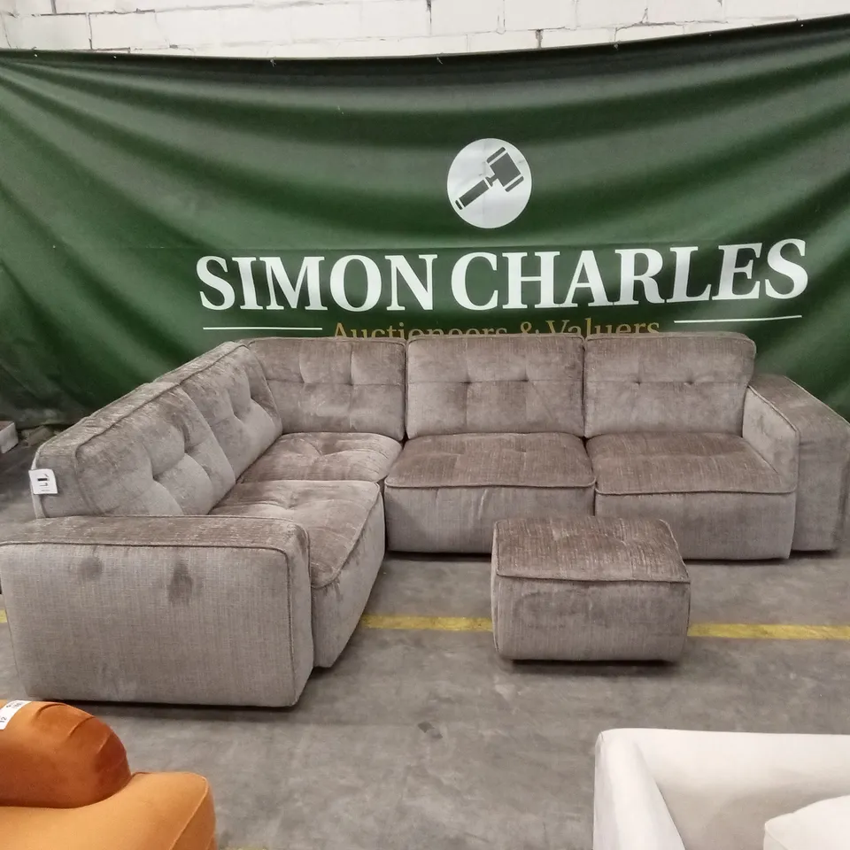 QUALITY DESIGNER ITALIAN MADE GRAVINA MODULAR FABRIC CORNER SOFA WITH FOOTSTOOL