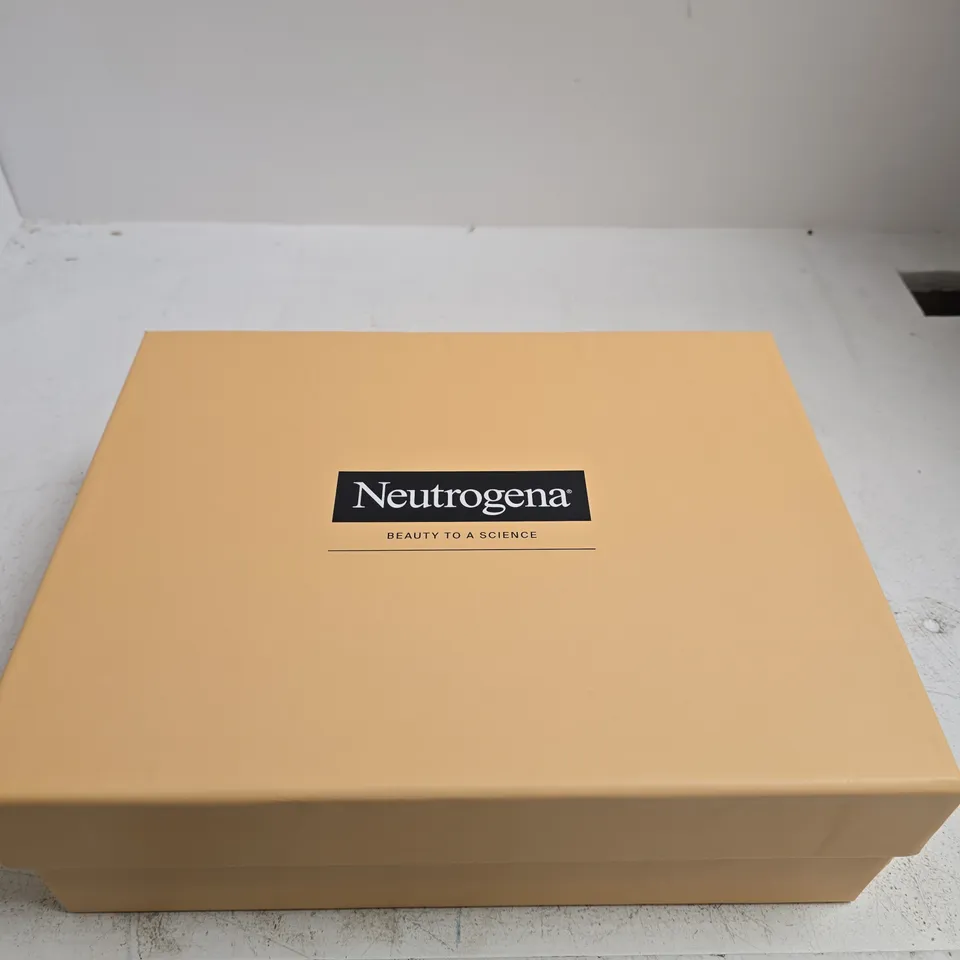NEUTROGENA BEAUTY DEVICE SET – BOXED (BEAUTY TO A SCIENCE)
