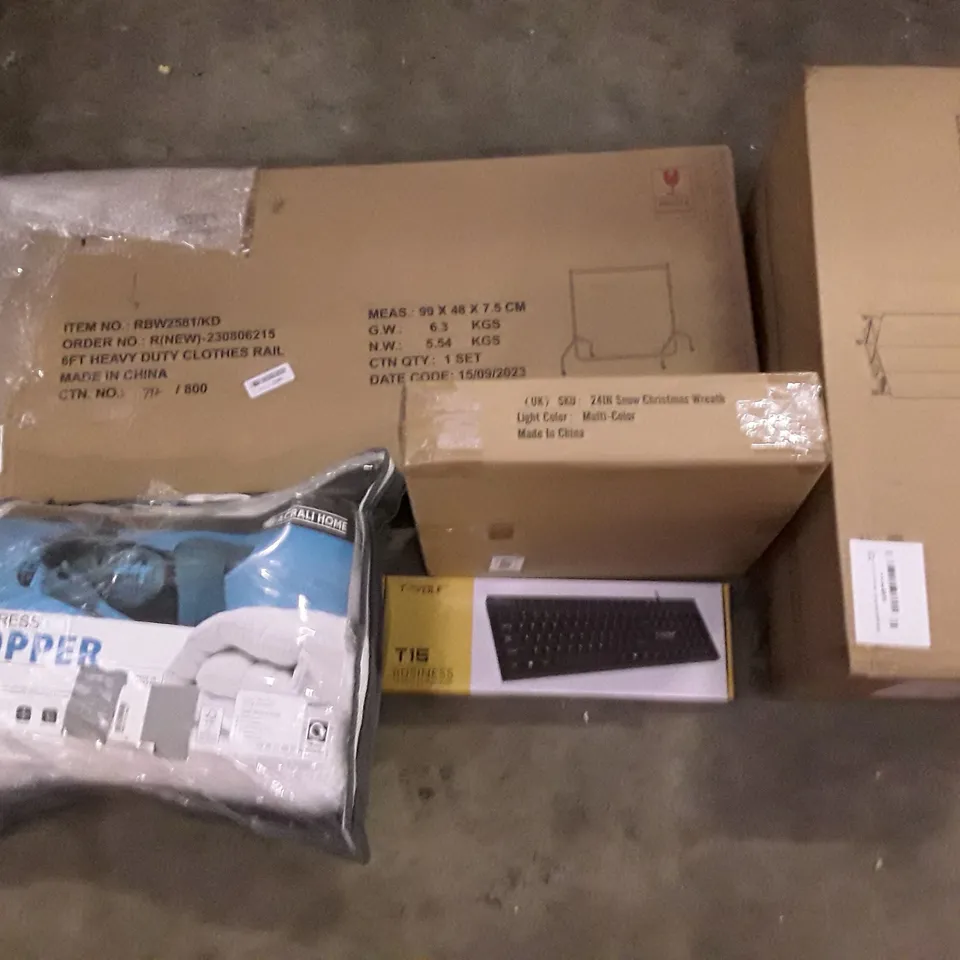 PALLET OF ASSORTED PRODUCTS INCLUDING ELECTRIC CLOTHES DRYER, MATTRESS TOPPER, 6FT HEAVY DUTY CLOTHES RAIL, WIRED KEYBOARD, 24" SNOW CHRISTMAS WREATH