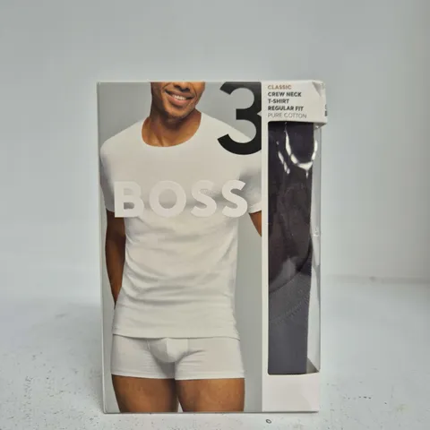 HUGO BOSS CLASSIC CREW NECK T-SHIRT 3-PACK – WHITE, REGULAR FIT - SIZE M