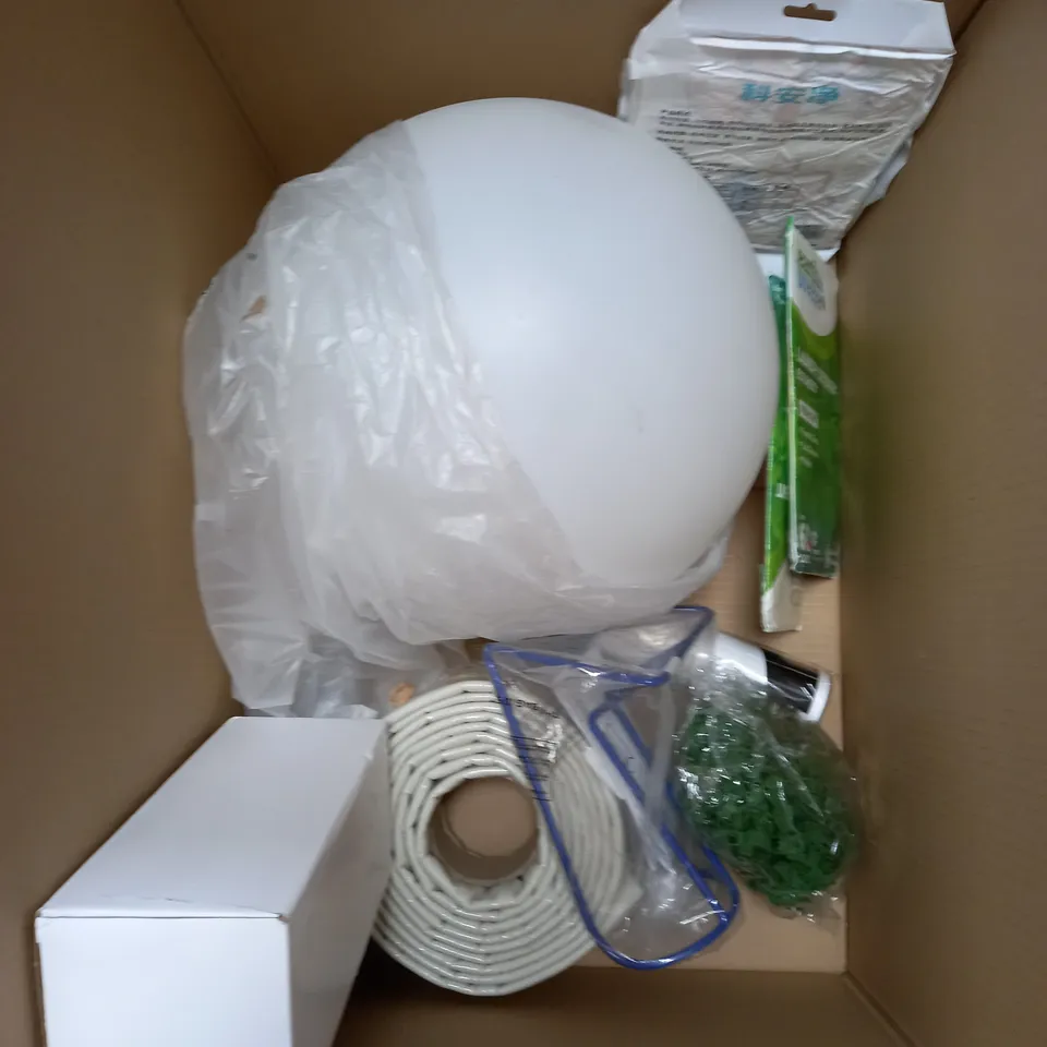 BOX OF APPROXIMATELY 10 HOUSEHOLD ITEMS TO INCLUDE - WALLPAPER - LAUNDRY DETERGENT SHEETS - WEARABLE SPORTS FAN - ETC