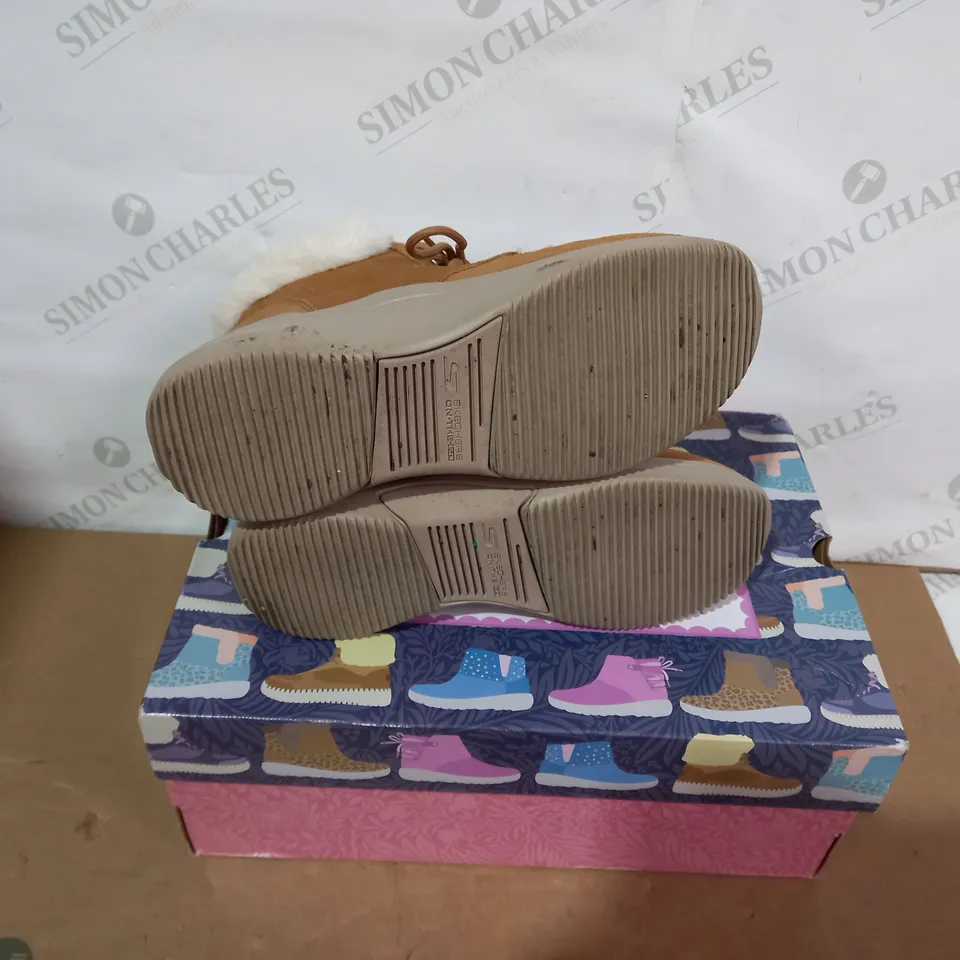 BOXED PAIR OF SKECHERS BROWN BOOTS - SIZE 3.5