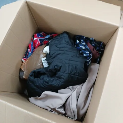 ASSORTED JACKETS AND OUTERWEAR IN LARGE BOX – APPROXIMATLEY 10 ITEMS AND X2 ASSORTED GARDEN ITEMS. BOXES NOT CHECKED