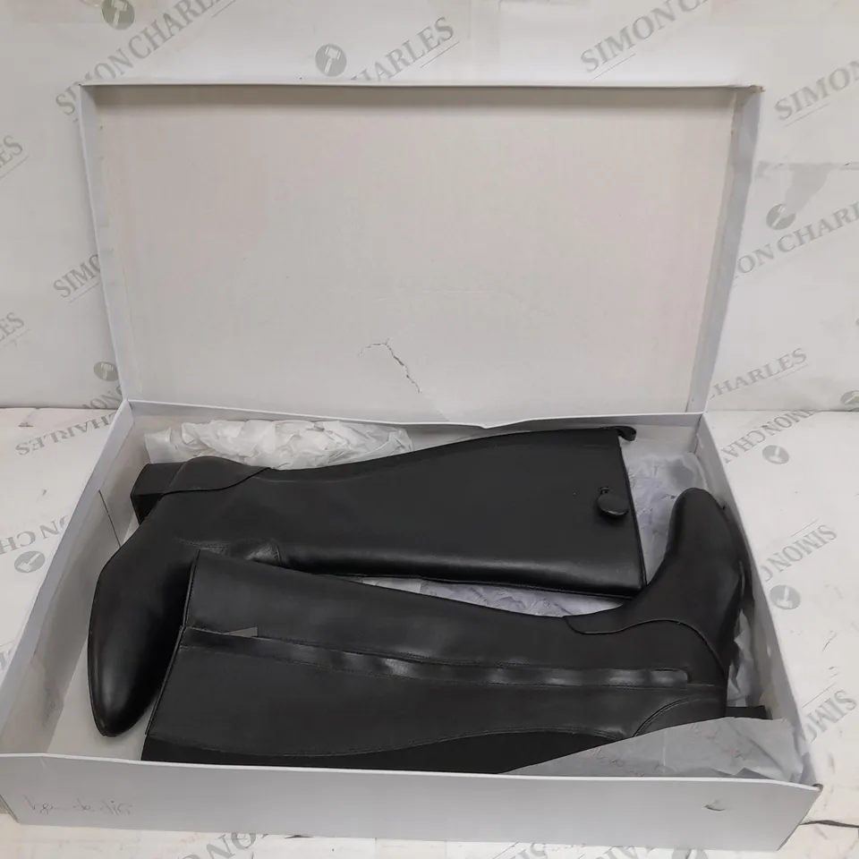 BOXED BDL KNEE HIGH BOOTS BLACK SIZE 5