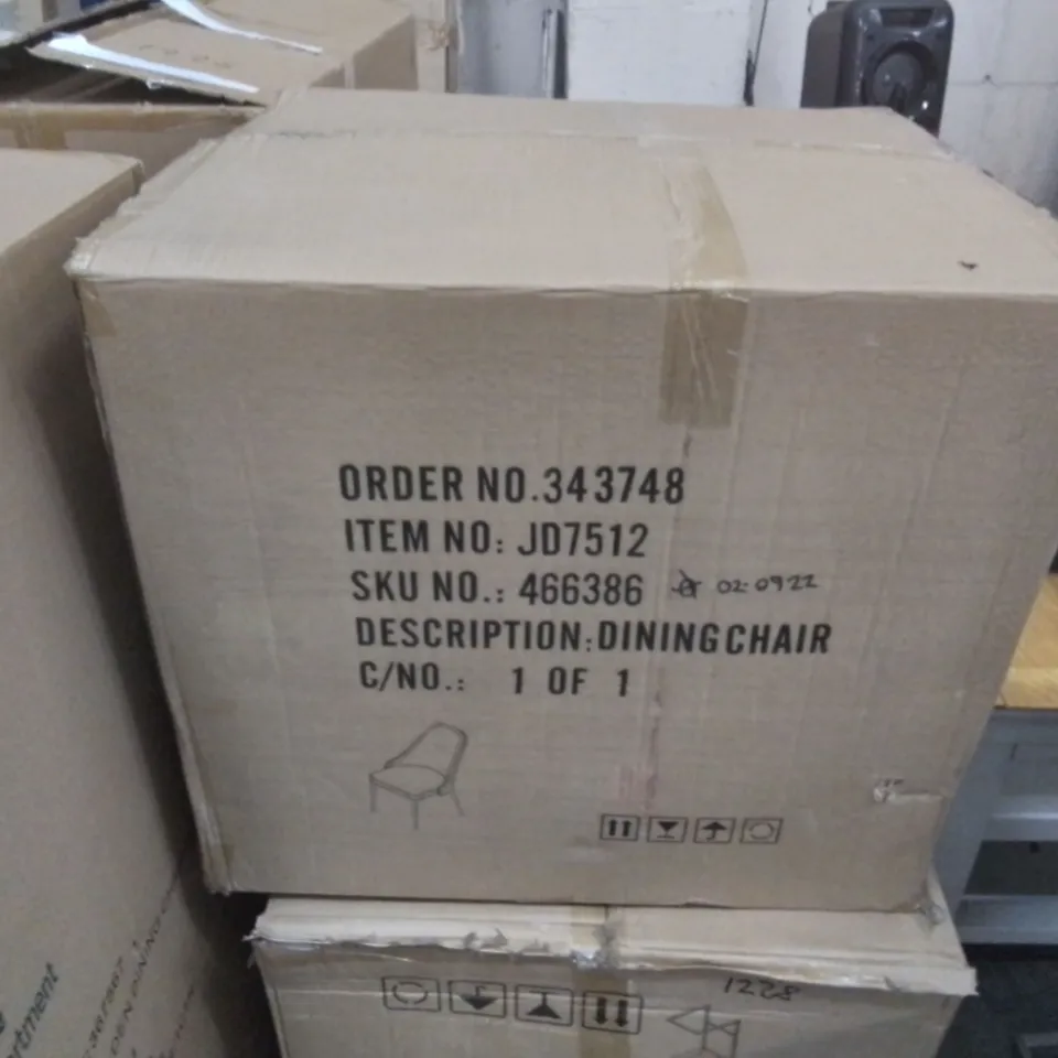 BOXED DINING CHAIR IN PINK