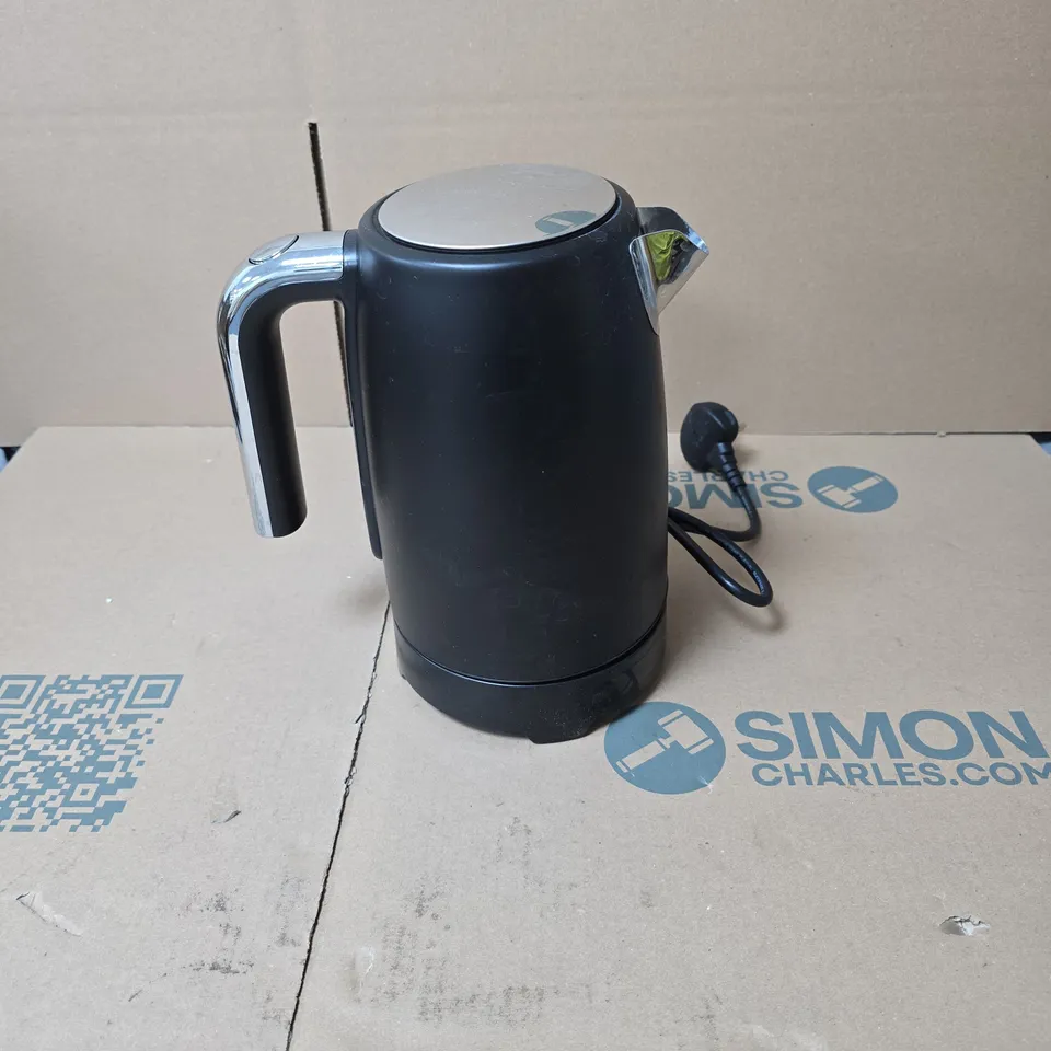 COOKS ESSENTIALS SMART TALKING KETTLE BLACK BOXED