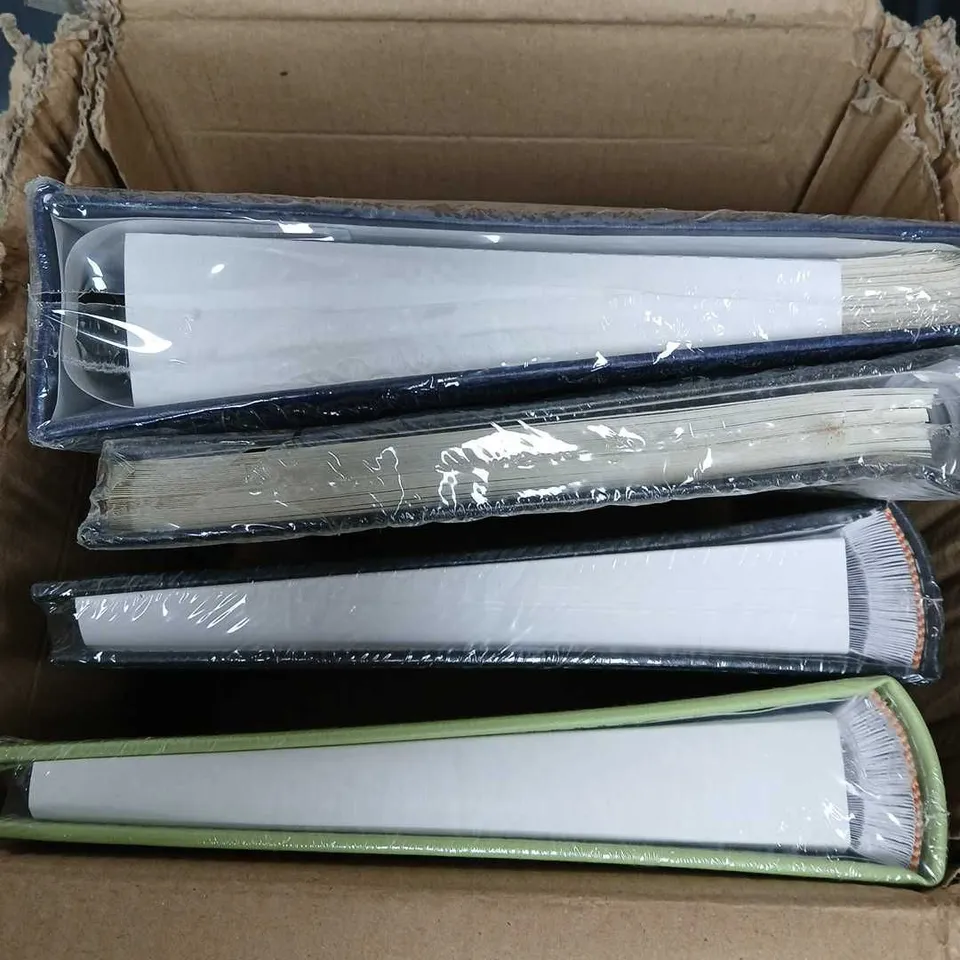 APPROXIMATELY 10 ASSORTED PHOTO ALBUM BOOKS 