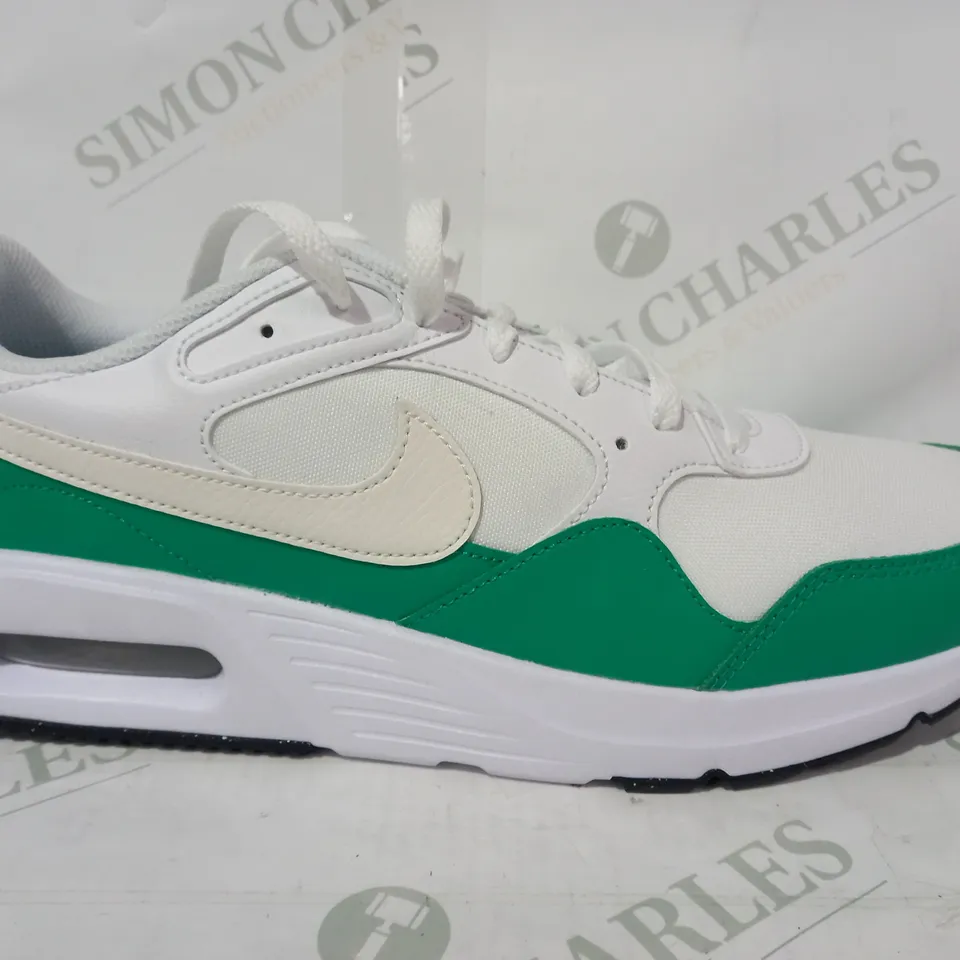 BOXED PAIR OF NIKE AIR MAX SHOES IN WHITE/GREEN UK SIZE 10