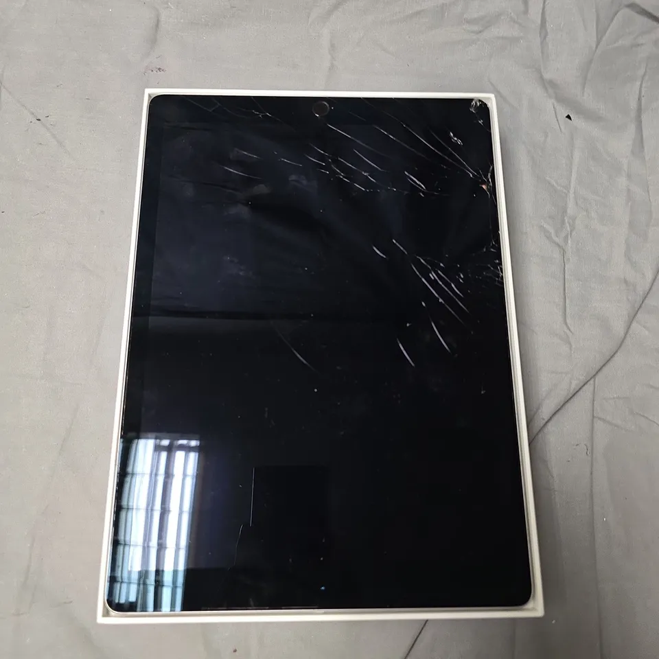 APPLE IPAD PRO TABLET – SILVER