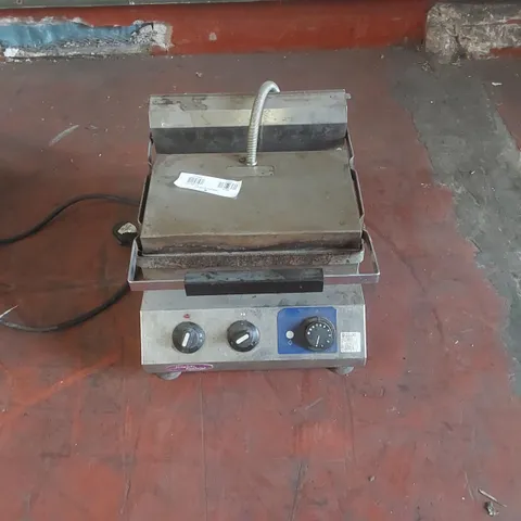 COMMERCIAL SANDWICH PRESS/CONTACT GRILL