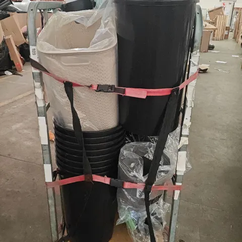 CAGE OF ASSORTED PLASTIC HOUSEHOLD STORAGE ITEMS TO INCLUDES BINS, HAMPERS AND DRAINERS