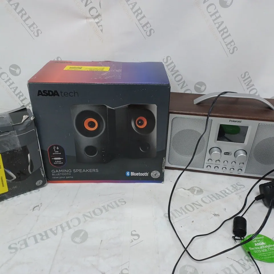 APPROXIMATELY 15 ASSORTED ELECTRICAL ITEMS TO INCLUDE GAMING SPEAKERS, WIRELESS MOUSE, POLAROID RADIO, ETC