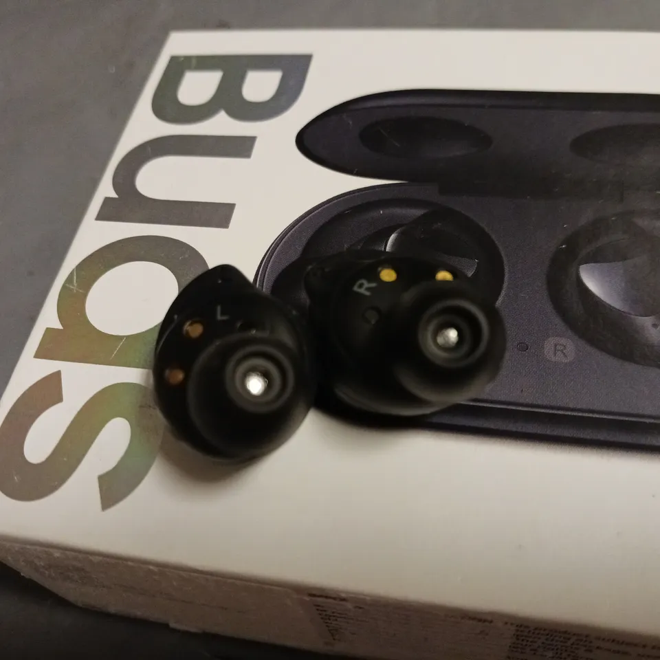 SAMSUNG GALAXY BUDS 