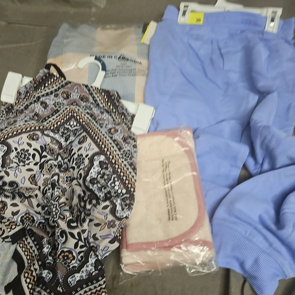 APPROXIMATELY 35 ASSORTED CLOTHING ITEMS IN VARIOUS SIZES, STYLES & COLOURS TO INCLUDE ITEMS SUCHS AS AUDEN BRALETTE, ALL IN MOTION JOGGERS, ART CLASS TOTE BAG, ETC - COLLECTION ONLY