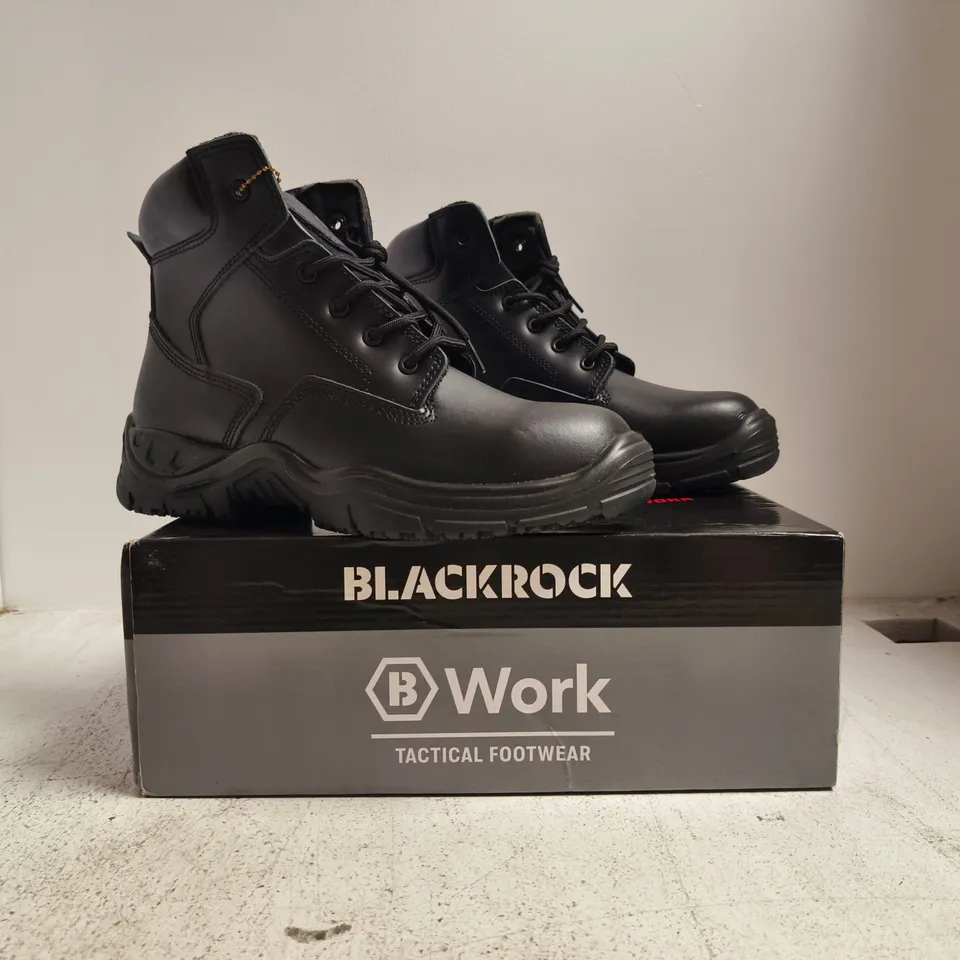 BOXED PAIR OF BLACKROCK MARSHAL HIKER BOOTS IN BLACK SIZE UK 9