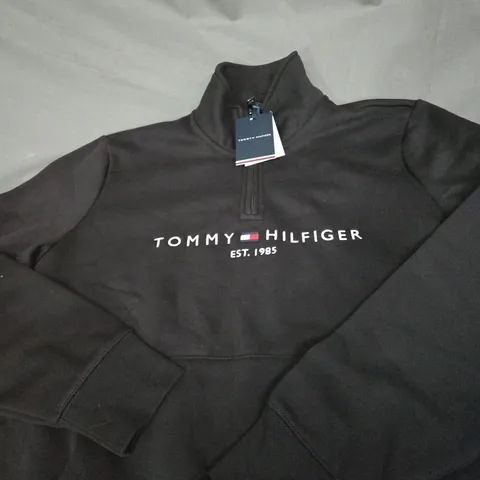 TOMMY HILFIGER LOGO 1/4 ZIP FLEECE SIZE M