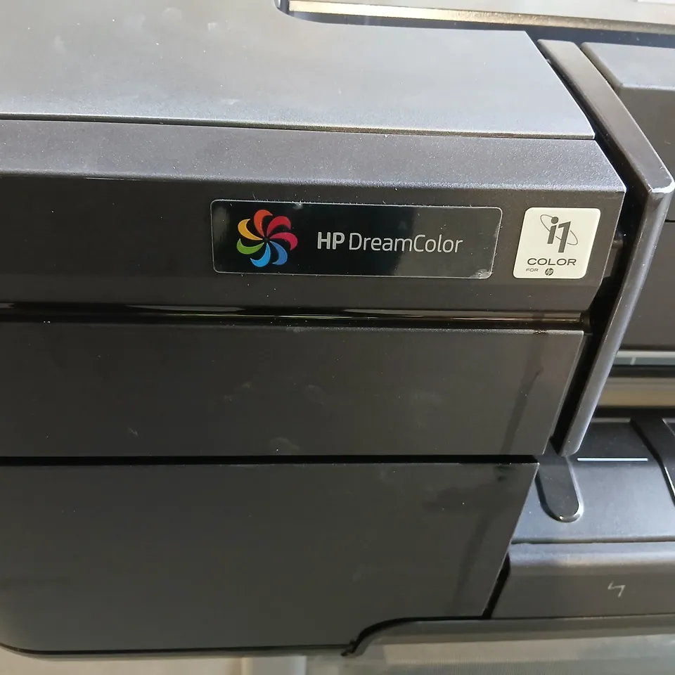 HP DESIGNJET Z9+ POSTSCRIPT COLOUR PRINTER WITH DREAMCOLOR – ON STAND