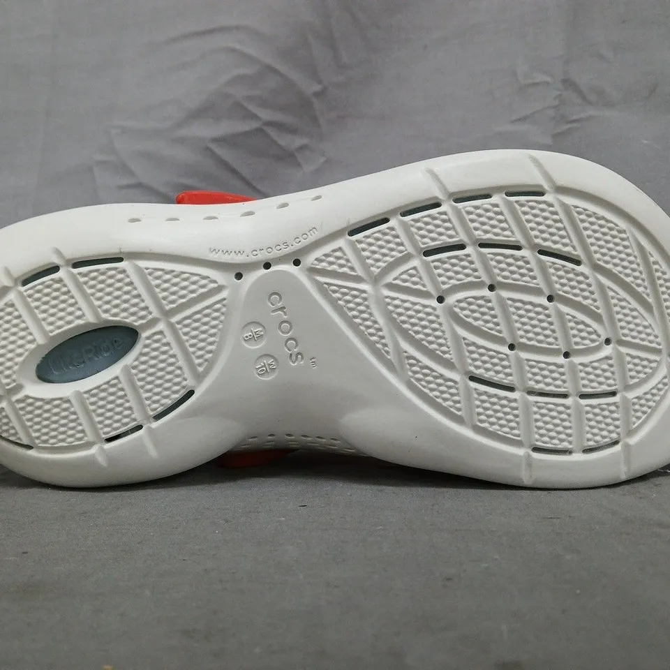 PAIR OF CROCS LITERIDE 360 CLOGS IN RED SIZE UK M7/W8