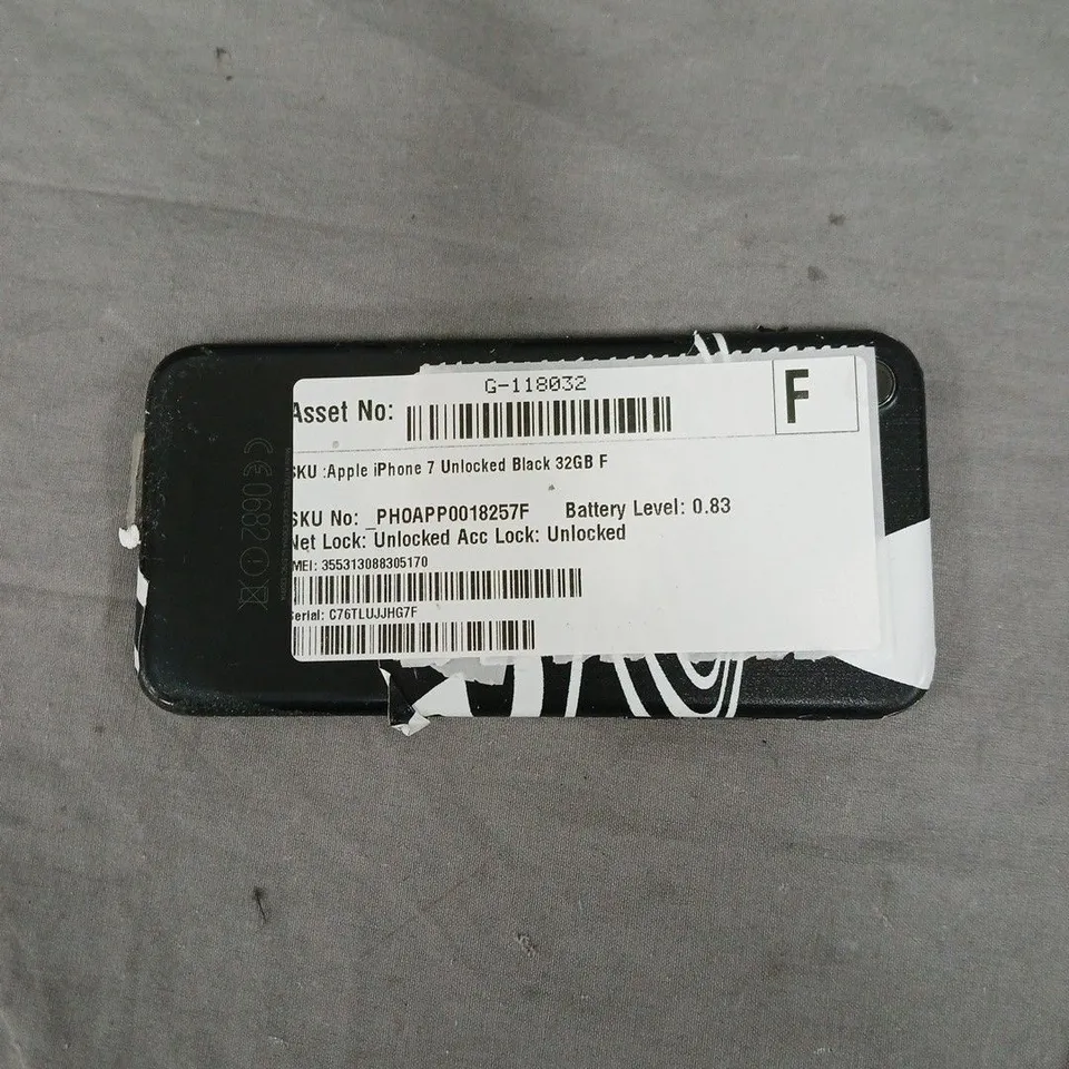 APPLE IPHONE 7 UNLOCKED – BLACK, 32GB. CRACKED SCREEN