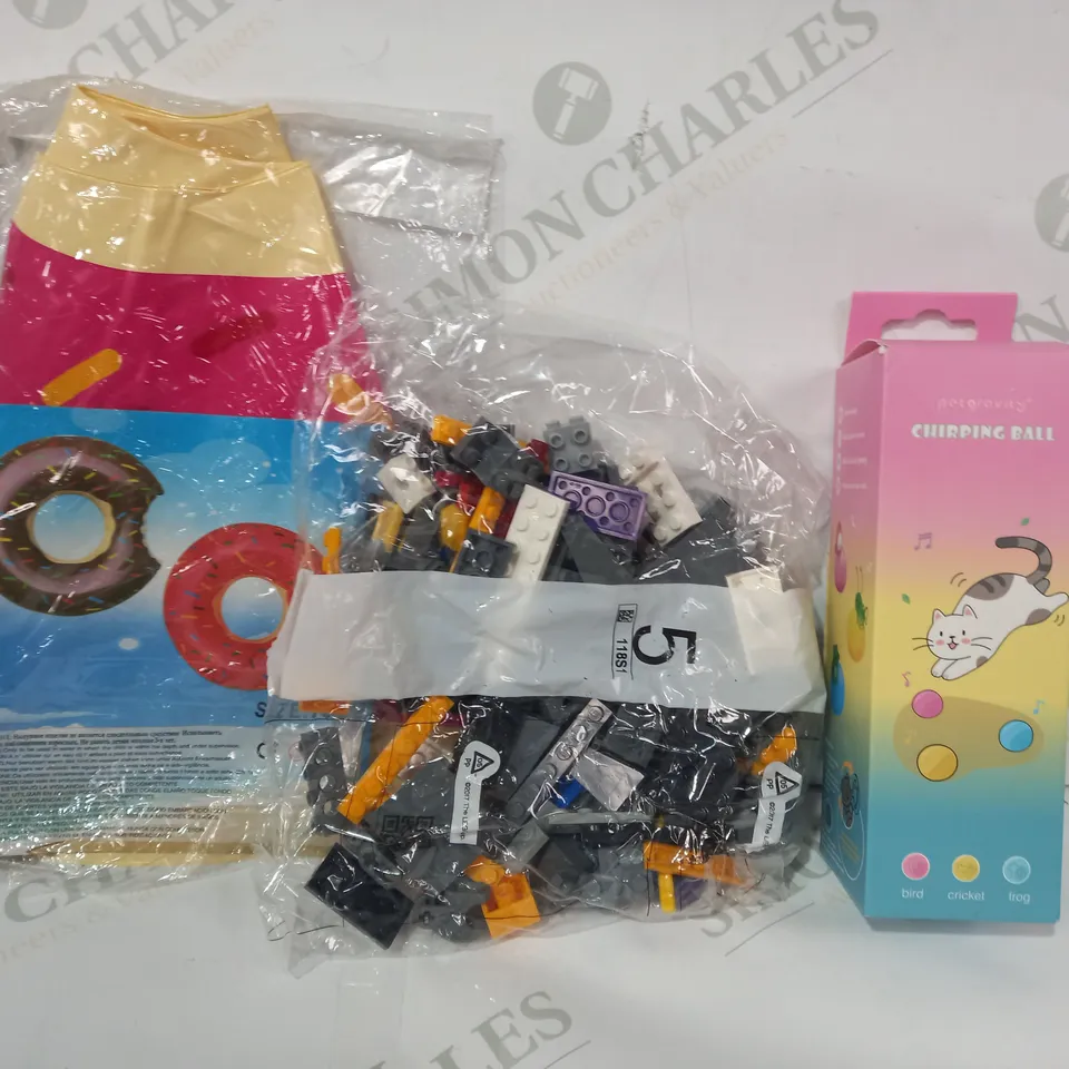 BOX OF APPROXIMATELY 10 ASSORTED TOYS AND GAMES TO INCLUDE PET GRAVITY CHIRPING BALL, LOOSE BAG OF LEGO, INFLATABLE DONUT, ETC