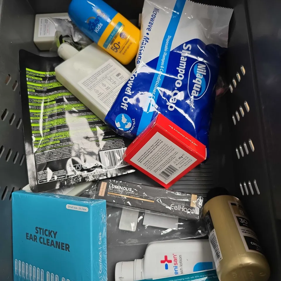 APPROXIMATELY 20 ASSORTED HEALTH & BEAUTY PRODUCTS TO INCLUDE - NIVEA BODY LOTION - ESPA SHAMPOO - SHISEIDO SKIN HIFORCE CREAM - ETC