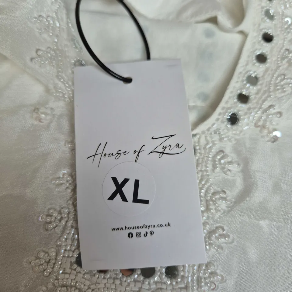 HOUSE OF ZYRA WHITE EMBROIDERED KURTI – WOMEN’S XL (UK 16)
