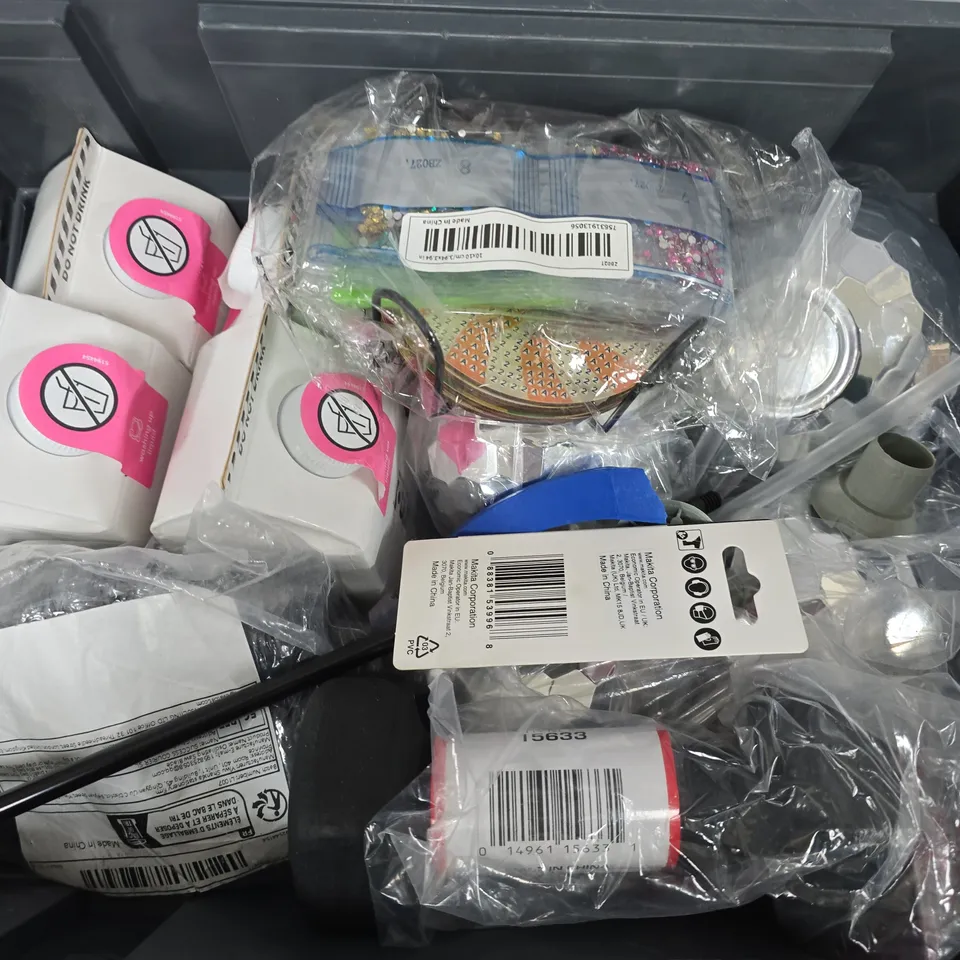 APPROXIMATELY 12 ASSORTED HOUSEHOLD ITEMS TO INCLUDE SMOL WASHING UP LIQUID, YORK 2KG DUMBBELL, MAKITA IMPACT, ETC