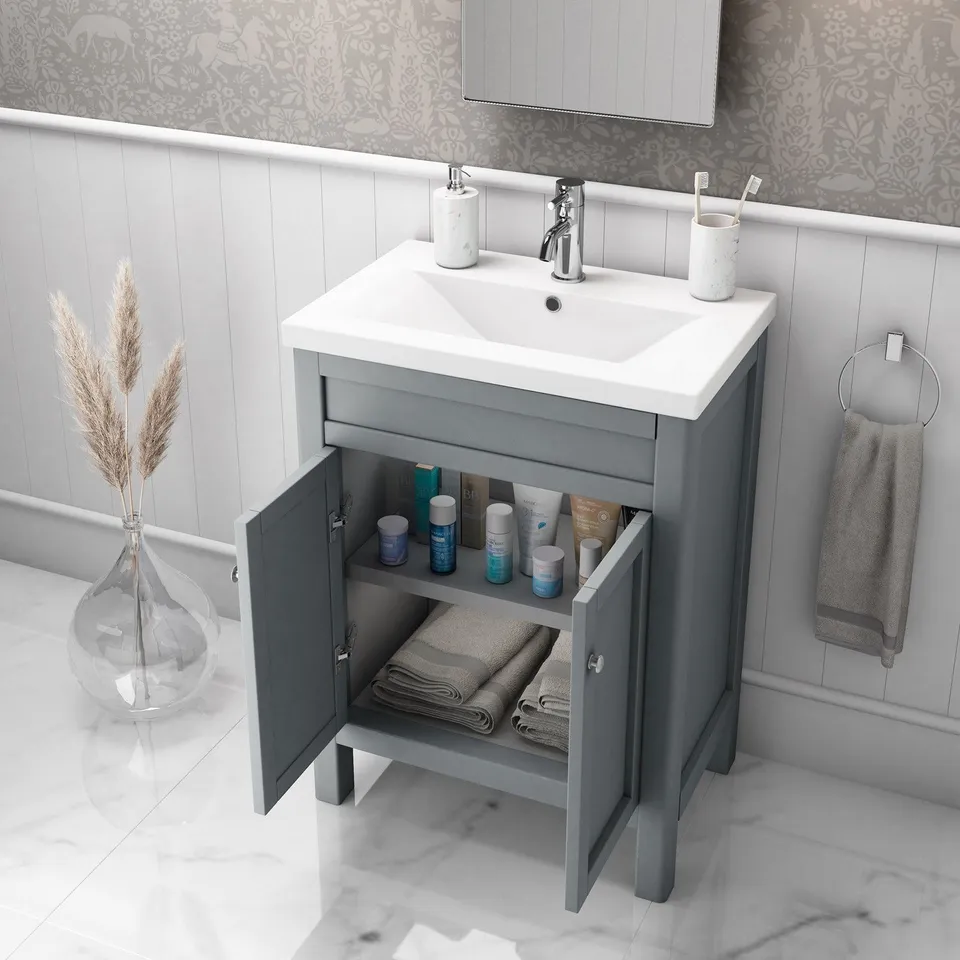 BOXED BRAND NEW AVEBURY 600MM MIDDLE EDGE CERAMIC BASIN 
