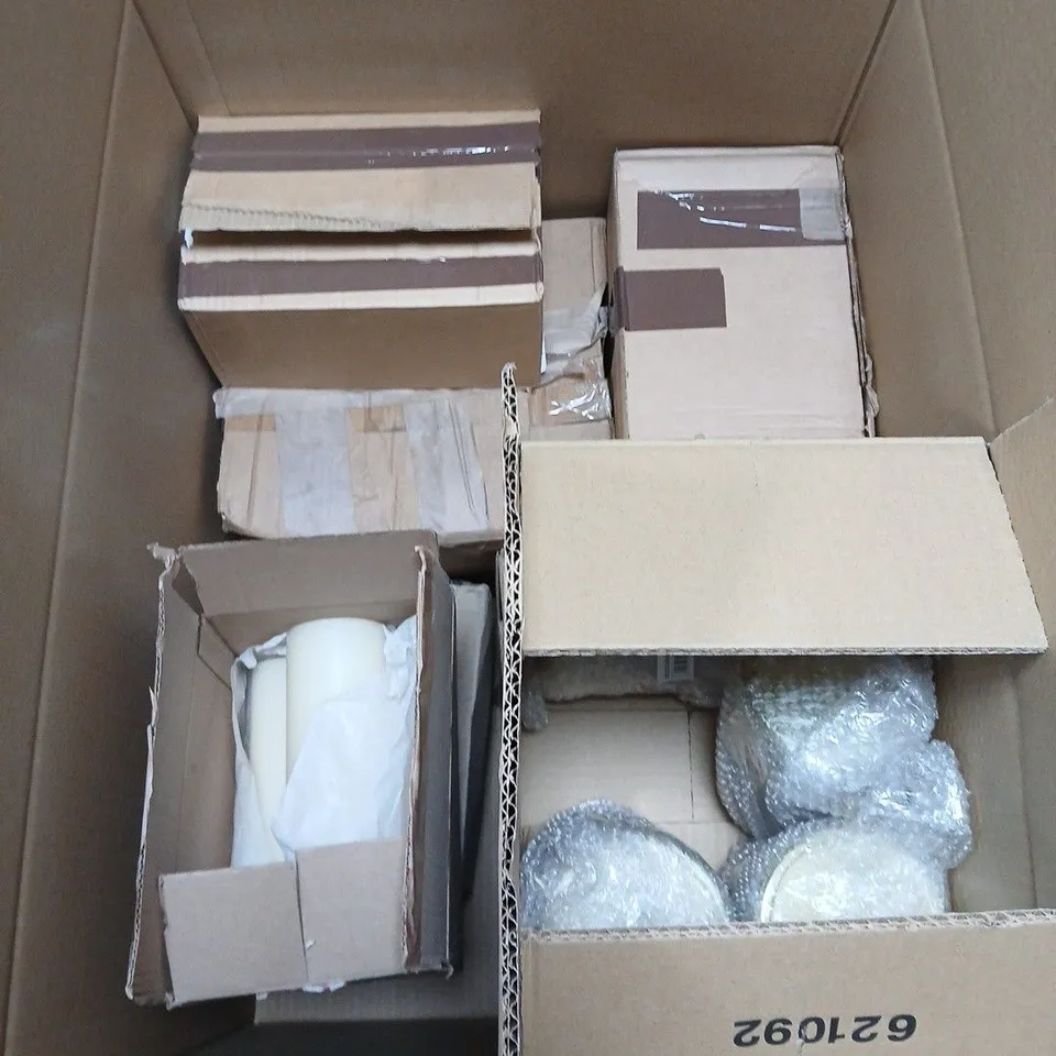BOX OF APPROXIMATELY 10 HOUSEHOLD ITEMS TO INCLUDE STORAGE JAR, SCRUNCHY BOTTLE AND CANDLES