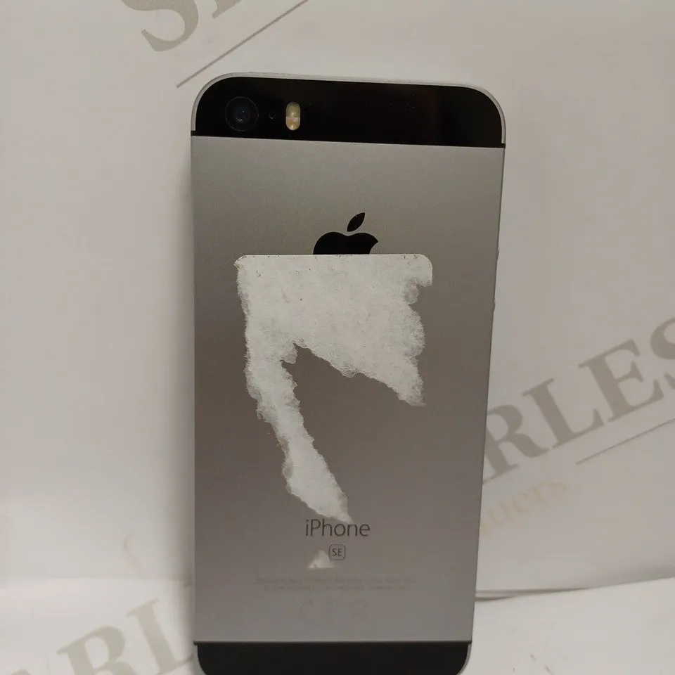 APPLE IPHONE SE (1ST GENERATION) - SILVER 