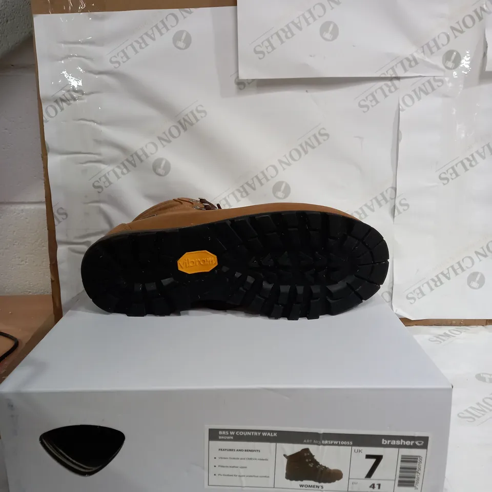 PAIR OF BRASHER BRS COUNTRY WALK IN BROWN - UK SIZE 7