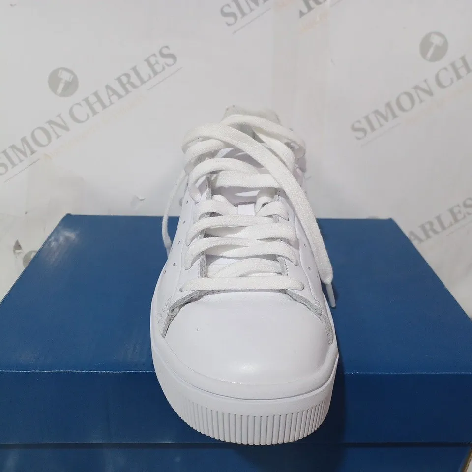 BOXED PAIR OF K-SWISS FRASCO LEATHER TRAINERS IN NOUGAT - 6