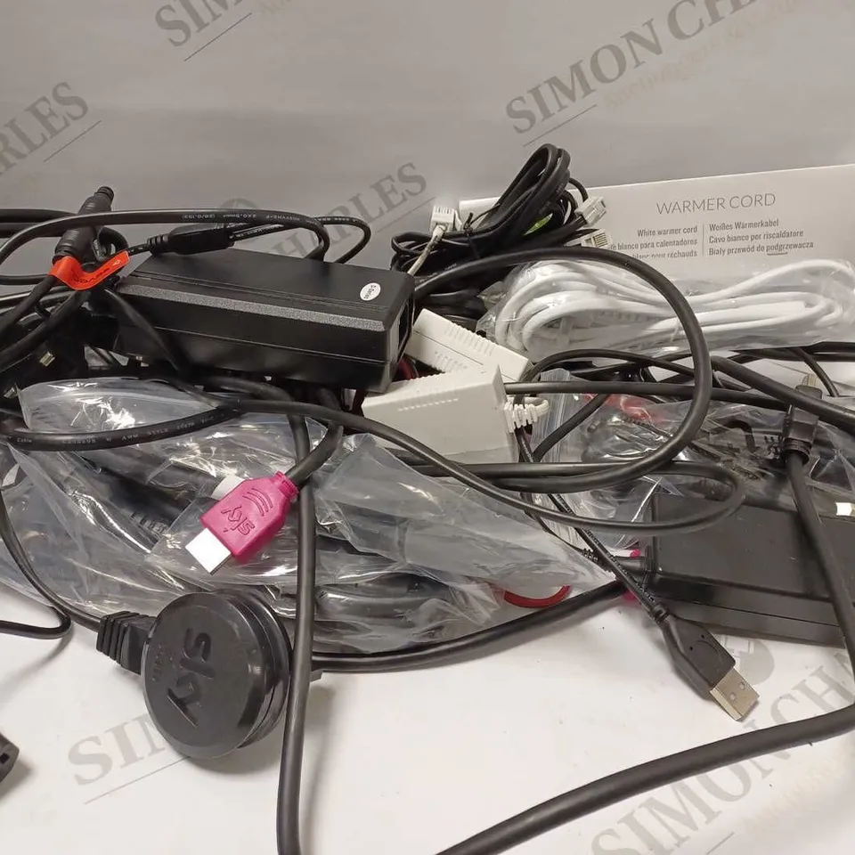 LOT OF APPROX 25 ASSORTED POWER CABLES AND LEADS