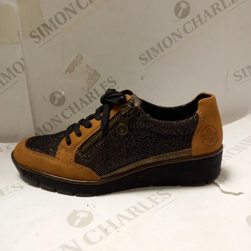 RIEKER WEDGE TRAINERS IN TAN, BLACK & GOLD - UK SIZE 5