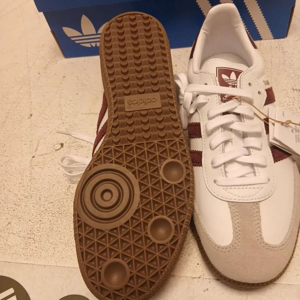 ADIDAS SAMBA OG J TRAINERS – WHITE/BROWN, UK 6.5 (US 7, EU 40) – BOXED