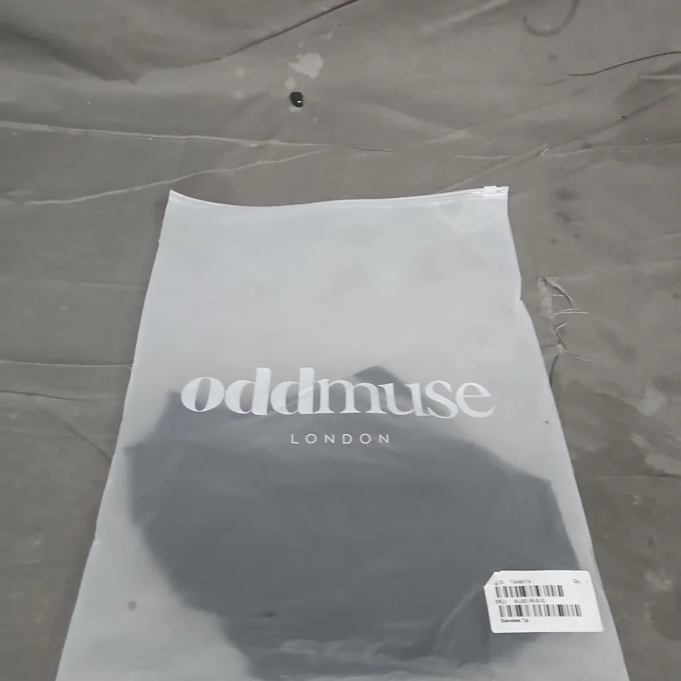 ODDMUSE LONDON SLEEVELESS TOP - SIZE XL