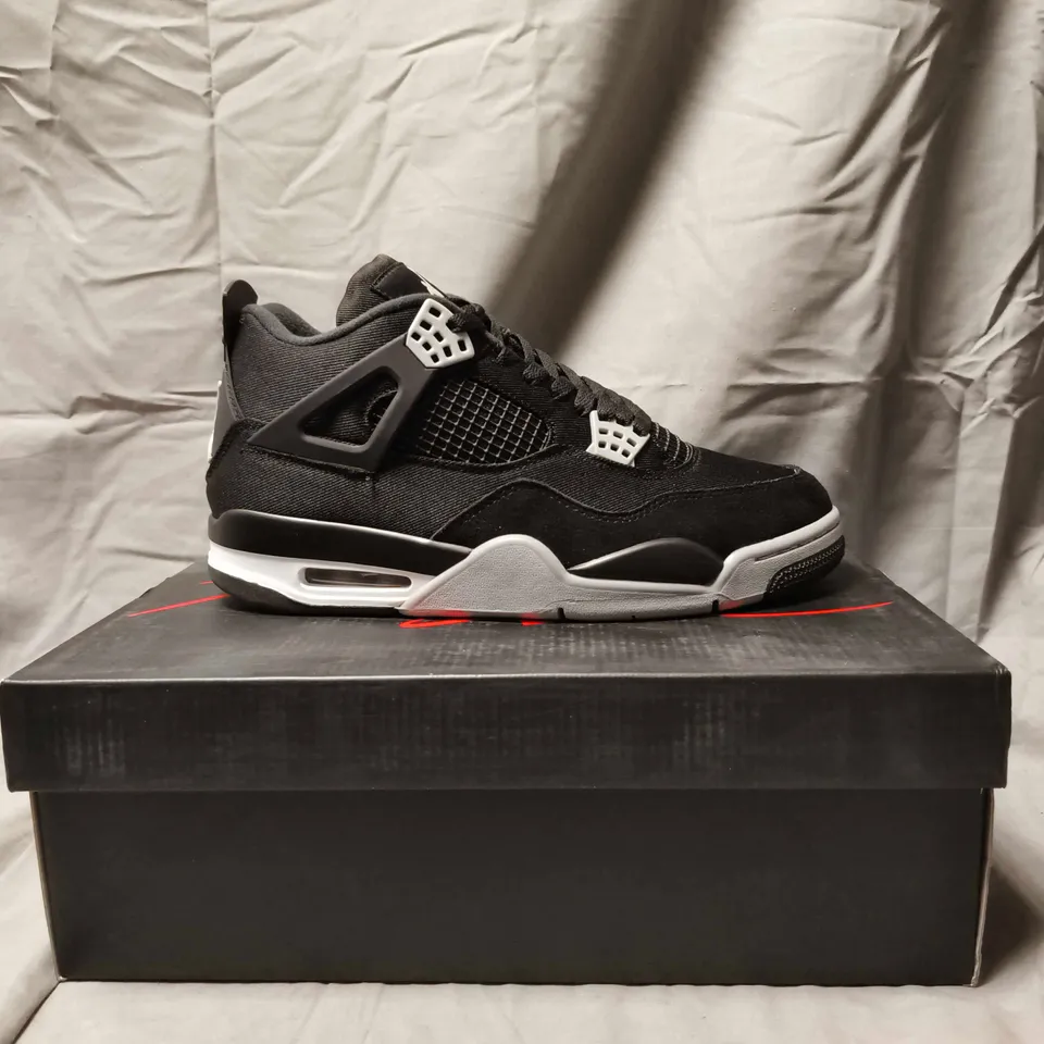 BOXED PAIR OF NIKE AIR JORDAN 4 RETRO SNEAKERS – SIZE 9
