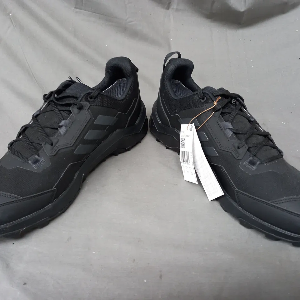 PAIR OF ADIDAS TERREX AX4 GTX SHOES IN BLACK UK SIZE 11.5